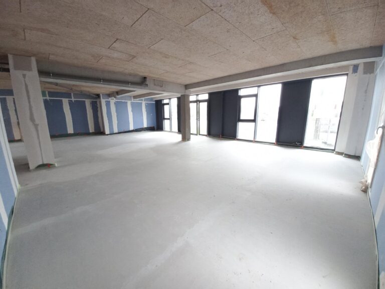 Location local commercial Tétéghem 139 m2