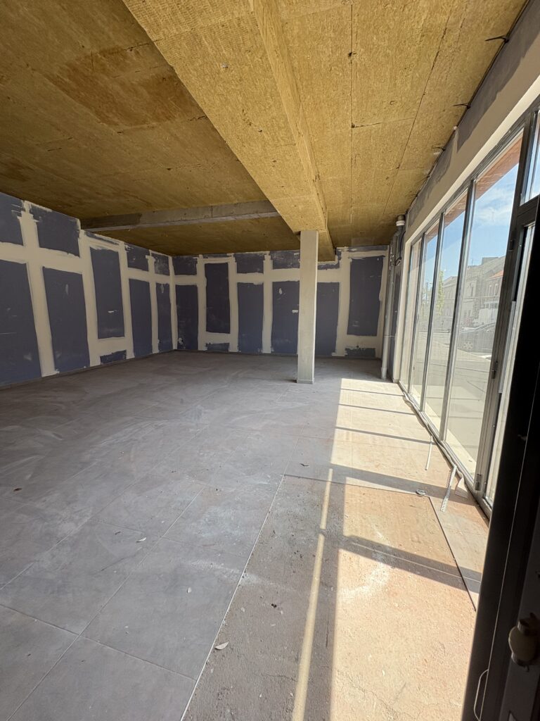 Location local commercial Vieux-Condé 87 m2